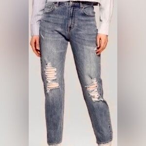 ✨Snatched✨ High-Rise Ripped Mom Jeans